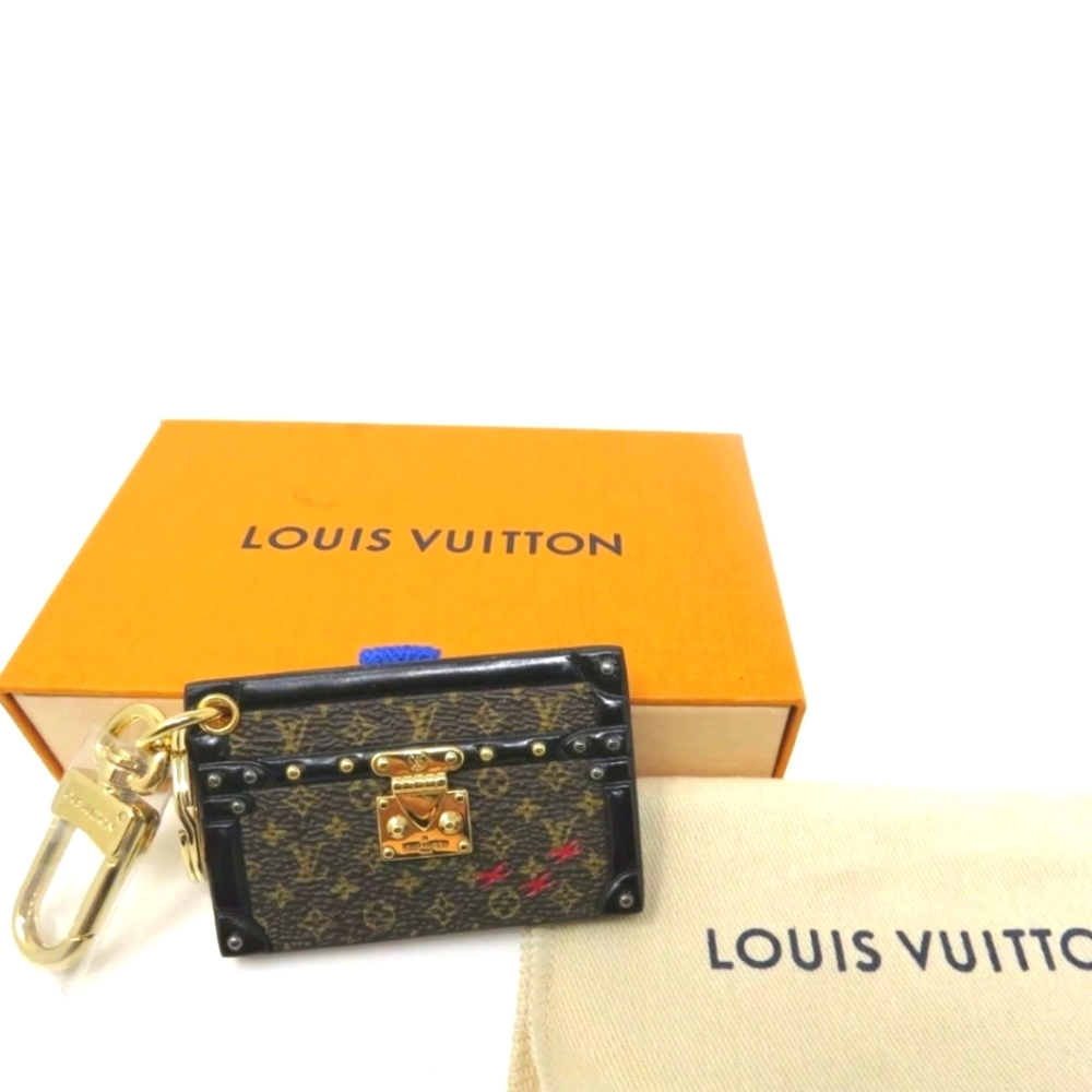 LOUIS VUITTON MALLE BAG CHARM & KEY HOLDER /B0066